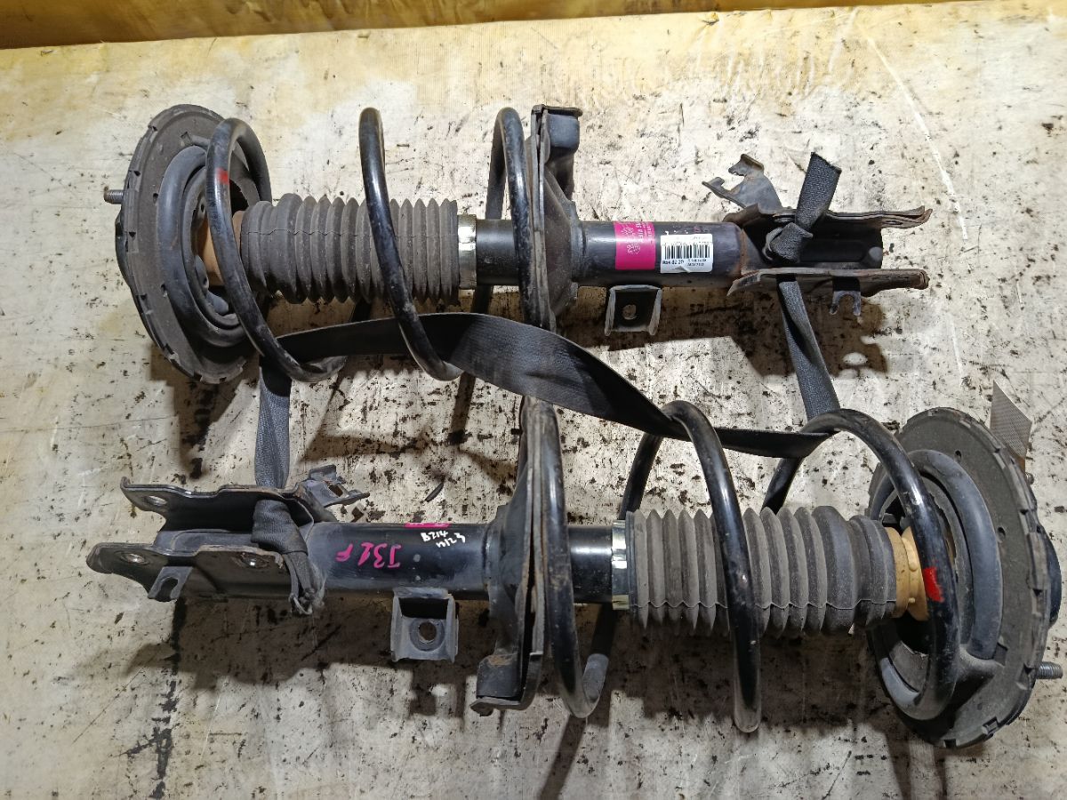 Стойка амортизатора на Nissan Teana J31 VQ23DE Фото 1