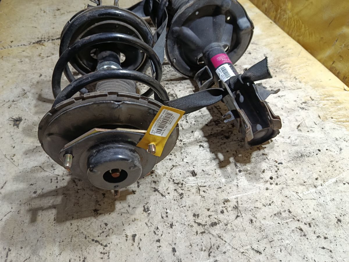 Стойка амортизатора на Nissan Teana J31 VQ23DE Фото 5