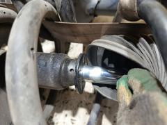 Стойка амортизатора на Nissan Cefiro A33 VQ20DE Фото 3