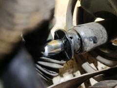 Стойка амортизатора на Nissan Cefiro A33 VQ20DE Фото 4