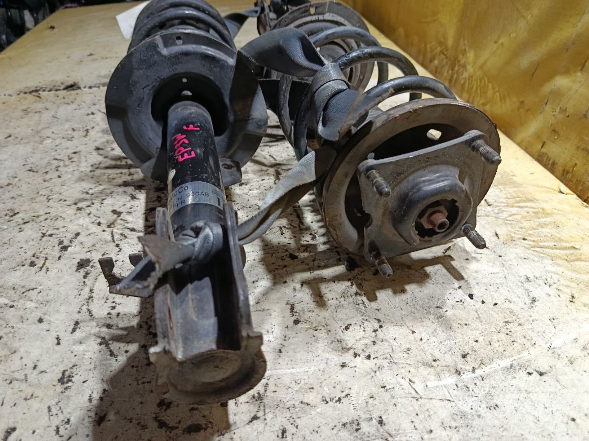 Стойка амортизатора E18134700AB, E18134900AB на Mazda Tribute EP3W L3 Фото 3