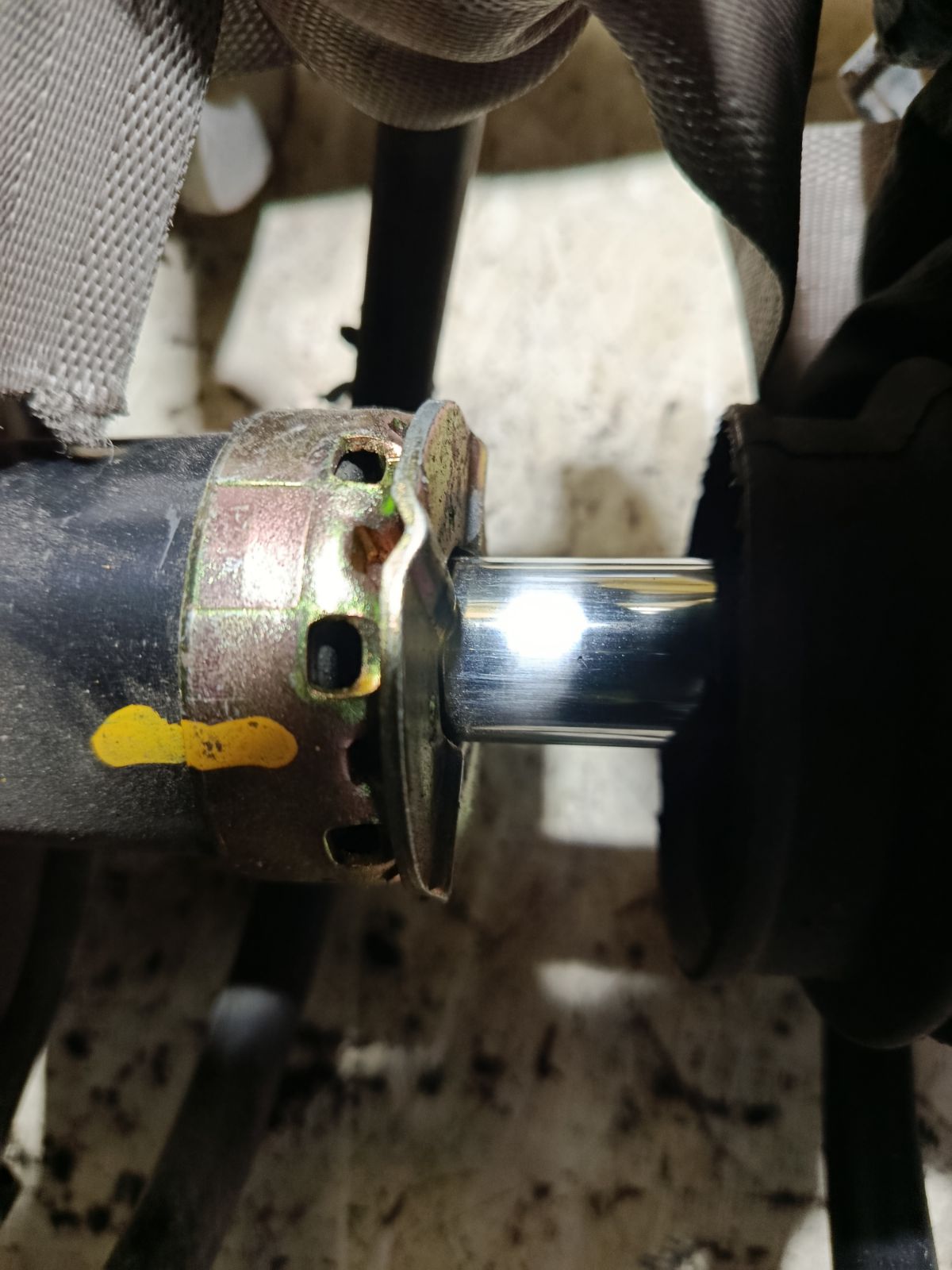 Стойка амортизатора на Nissan Teana J31 VQ23DE Фото 4