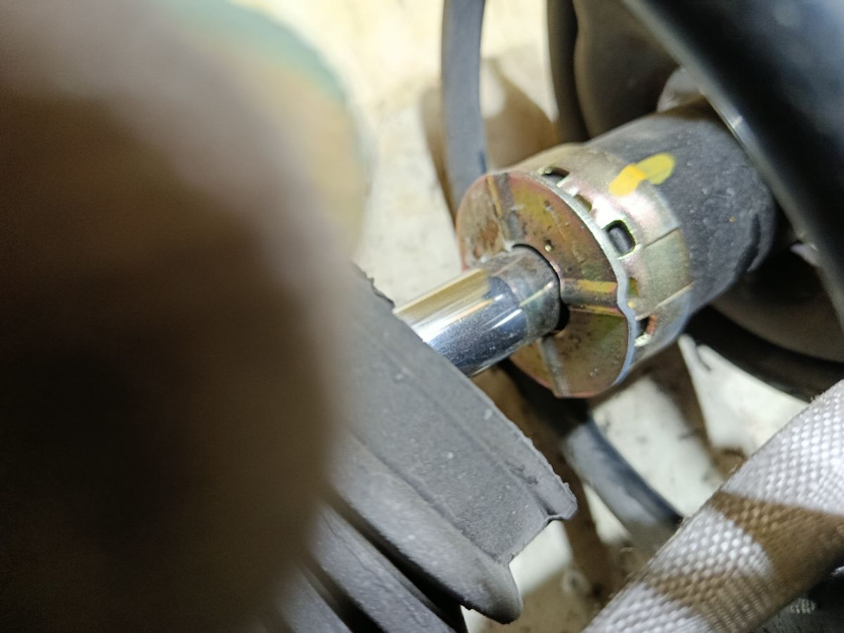 Стойка амортизатора на Nissan Teana J31 VQ23DE Фото 5