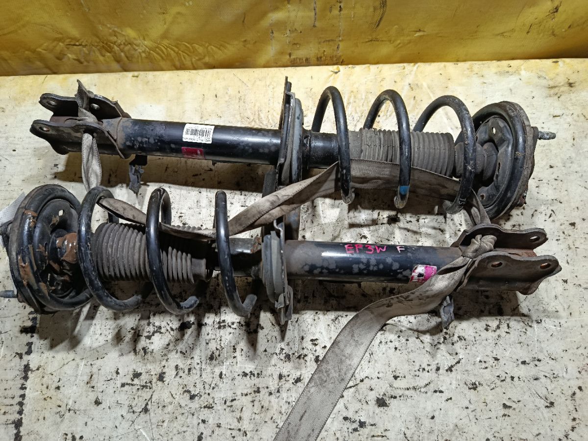 Стойка амортизатора на Mazda Tribute EP3W L3 Фото 1