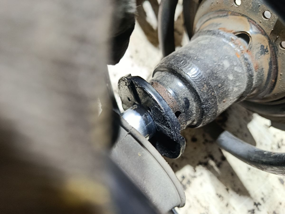 Стойка амортизатора на Mazda Tribute EP3W L3 Фото 4