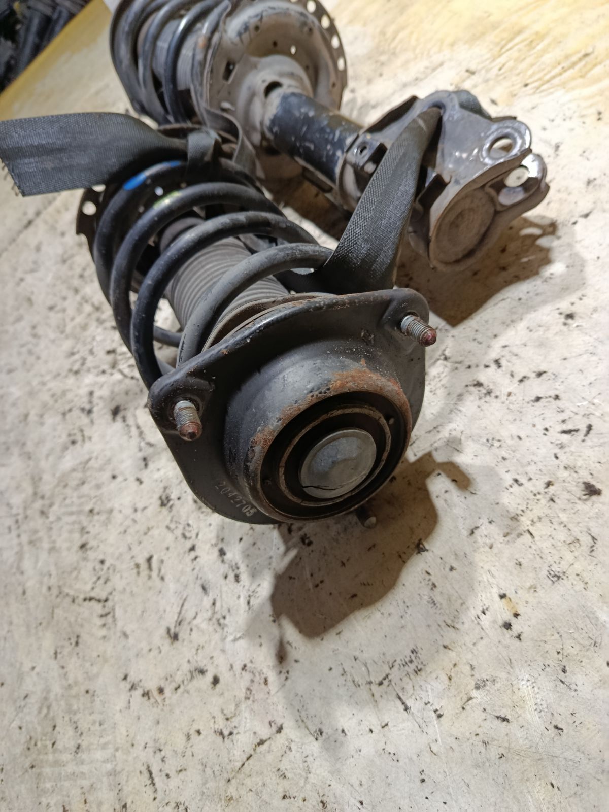 Стойка амортизатора 54661-3X250, 54651-3X250 на Hyundai Elantra MD G4NB Фото 3