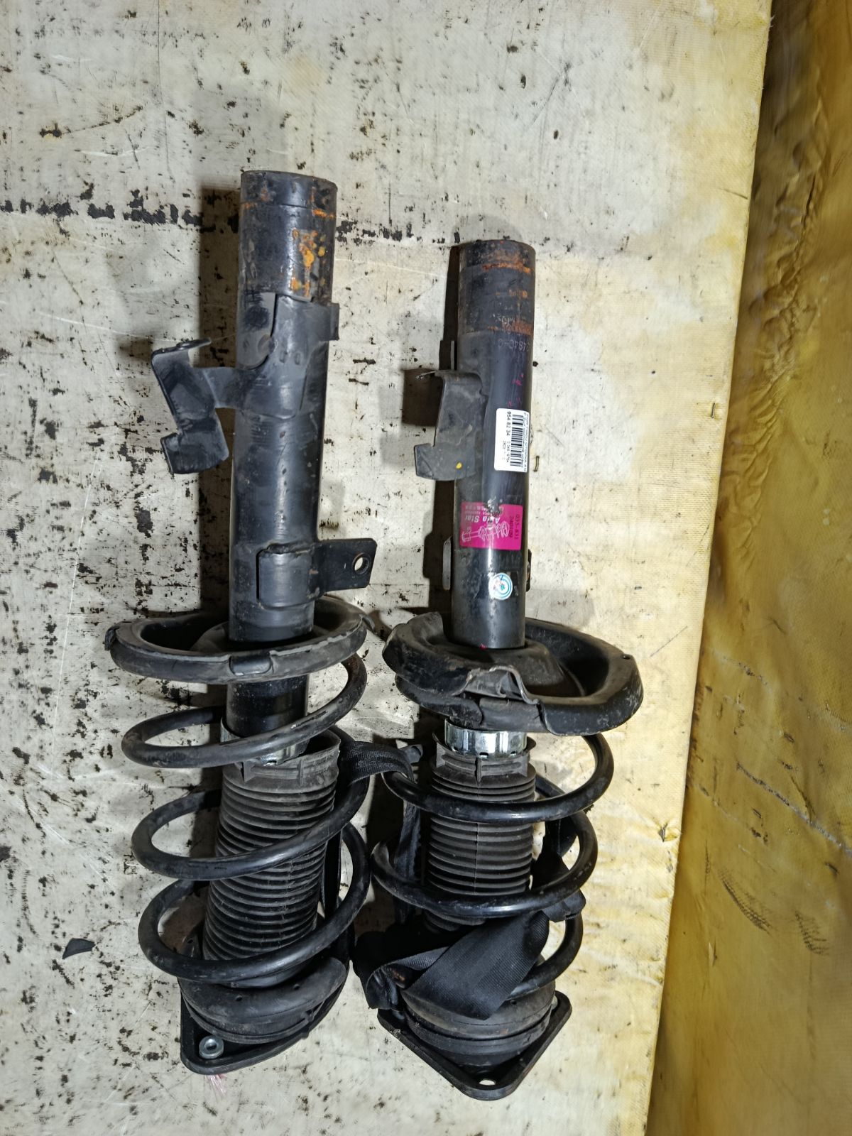 Стойка амортизатора на Ford Focus 2 Фото 5