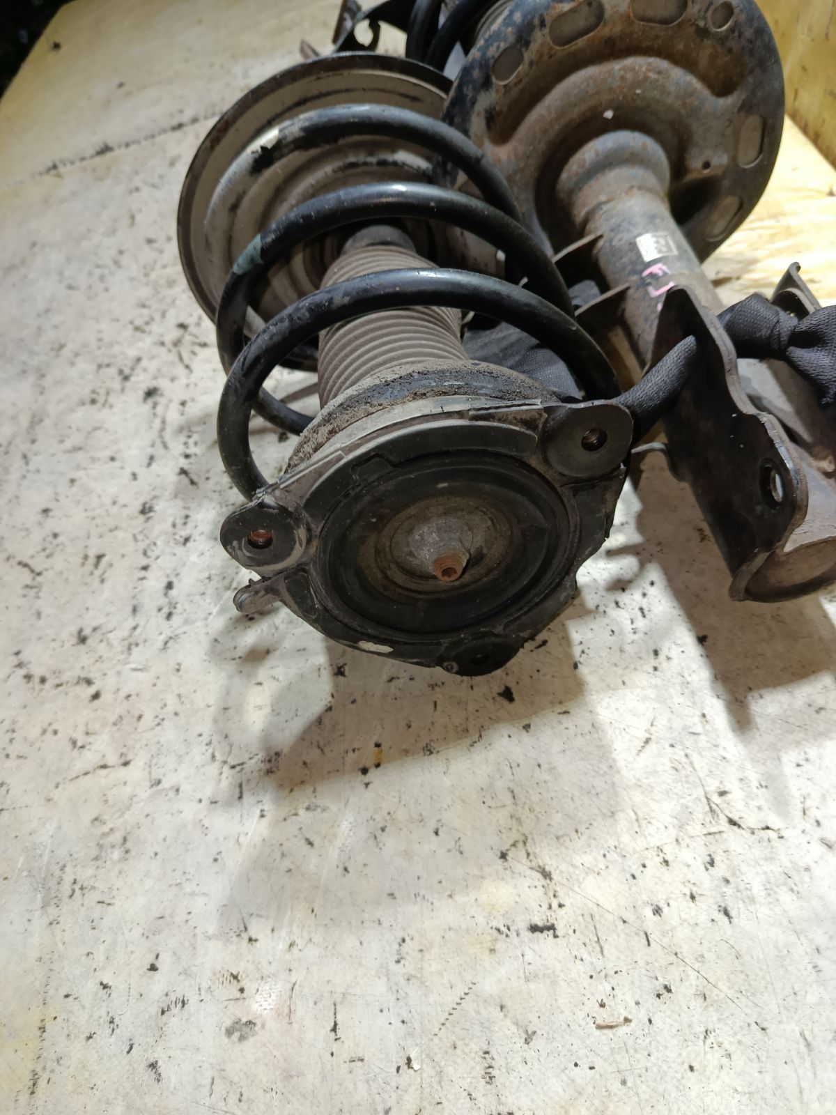 Стойка амортизатора на Nissan Teana J32 VQ35DE Фото 3