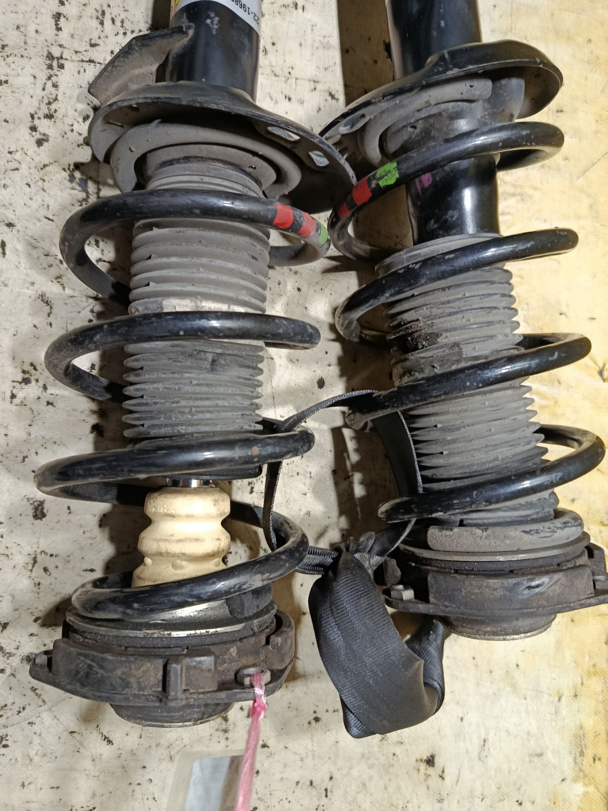 Стойка амортизатора 062471GB, 0730175, 10 4746, 10 SAF 00005 000, 103993, 1060140141, 1142107000, 1142107009, 1142107900, 126 623 0015, 20335017, 20887, 208872, 22-183750, 22183750, 22196859, 22648F, 2307G023F, 2340332, 304043, 312 643, 312643PCSMS, 335 8000, 335814, 3404G, 36-E64-B, 3C0413031BC, 42039308SX, 42141623, 46201Z, 5N0413031AA, 5N0413031AD, 5N0413031AK, 5N0413031AL, 5N0413031AM, 5N0413031K, 5N0413031L, 5N0413031T, 65473404, 742248SP, 824904003291, 824904004148, 824904004149, 824904004152, 824904004153, 854S0665, 854S1731, 854S2405, 87101431SPORT, 87411515SPORT, 87411546SPORT, 8J0413031L, 8J0413031N, 8J0413031Q, 8J0413031T, 9807313GS, A3699G, A61010, AG18059, AGW073MT, AM5623, AMDSA737, CR-049F-5L, CR-049F-VWTIG-08, CR8983, DF335814, DG01063, DG02476, DL0211, DV1212, DV1216, E7026, G32883LR, G54228, GSA335814, JAS0396, JGM1028T, JGM1032T, M8011570, MA00752, MJ00752, MM00752, PSA335814, SG4736, SH20023G, ST5C0413031AK, TL ST02622 на Volkswagen Tiguan 5N CAWA Фото 2