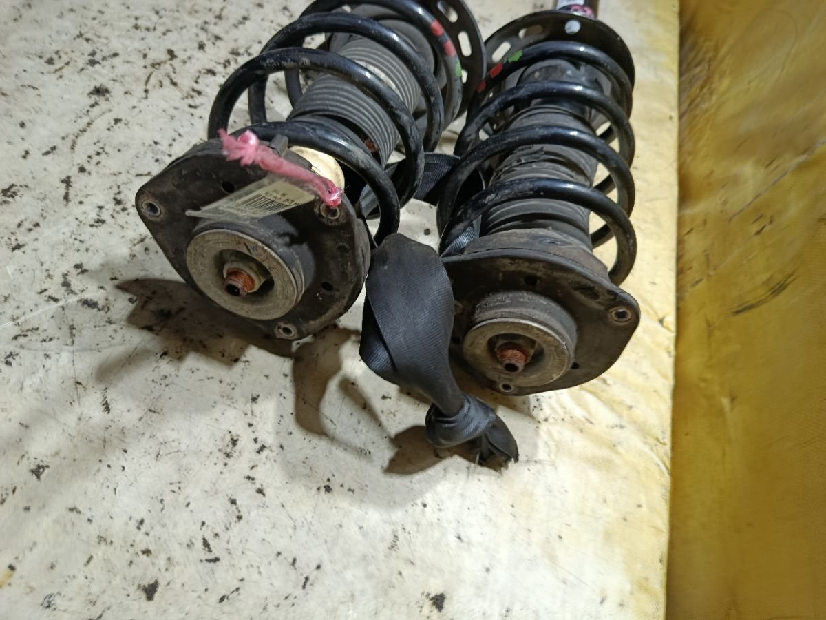 Стойка амортизатора 062471GB, 0730175, 10 4746, 10 SAF 00005 000, 103993, 1060140141, 1142107000, 1142107009, 1142107900, 126 623 0015, 20335017, 20887, 208872, 22-183750, 22183750, 22196859, 22648F, 2307G023F, 2340332, 304043, 312 643, 312643PCSMS, 335 8000, 335814, 3404G, 36-E64-B, 3C0413031BC, 42039308SX, 42141623, 46201Z, 5N0413031AA, 5N0413031AD, 5N0413031AK, 5N0413031AL, 5N0413031AM, 5N0413031K, 5N0413031L, 5N0413031T, 65473404, 742248SP, 824904003291, 824904004148, 824904004149, 824904004152, 824904004153, 854S0665, 854S1731, 854S2405, 87101431SPORT, 87411515SPORT, 87411546SPORT, 8J0413031L, 8J0413031N, 8J0413031Q, 8J0413031T, 9807313GS, A3699G, A61010, AG18059, AGW073MT, AM5623, AMDSA737, CR-049F-5L, CR-049F-VWTIG-08, CR8983, DF335814, DG01063, DG02476, DL0211, DV1212, DV1216, E7026, G32883LR, G54228, GSA335814, JAS0396, JGM1028T, JGM1032T, M8011570, MA00752, MJ00752, MM00752, PSA335814, SG4736, SH20023G, ST5C0413031AK, TL ST02622 на Volkswagen Tiguan 5N CAWA Фото 4