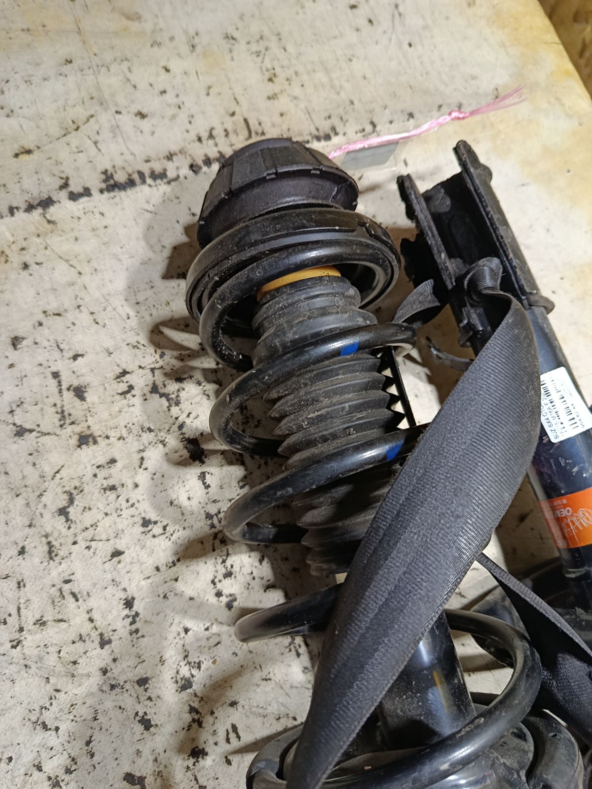 Стойка амортизатора на Suzuki Sx4 YA21S M16A Фото 3