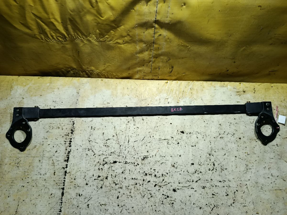 Жесткость на стойки на Mazda 3 BK5P Фото 2