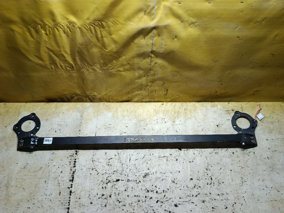 Жесткость на стойки на Mazda 3 BK5P Фото 1