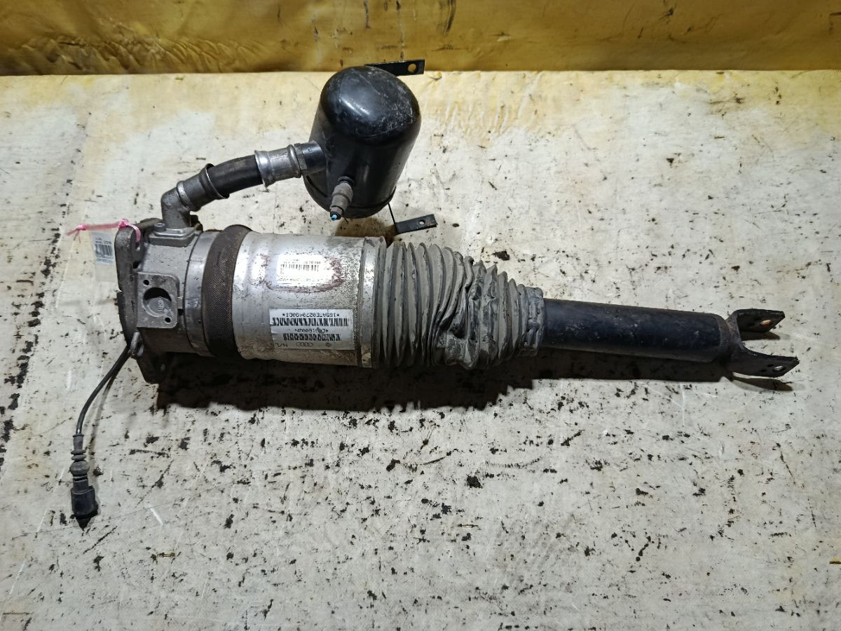 Стойка амортизатора 4E0616002N на Audi A8 4E BPK Фото 1