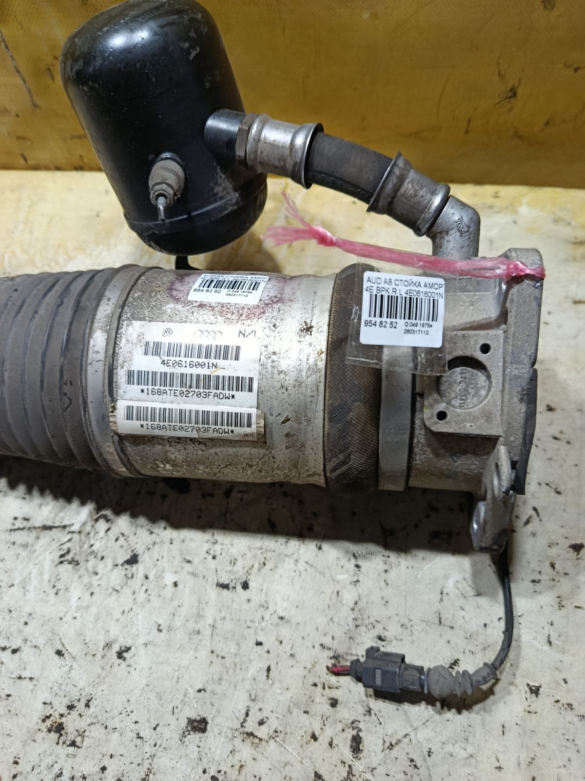 Стойка амортизатора 4E0616001N на Audi A8 4E BPK Фото 2