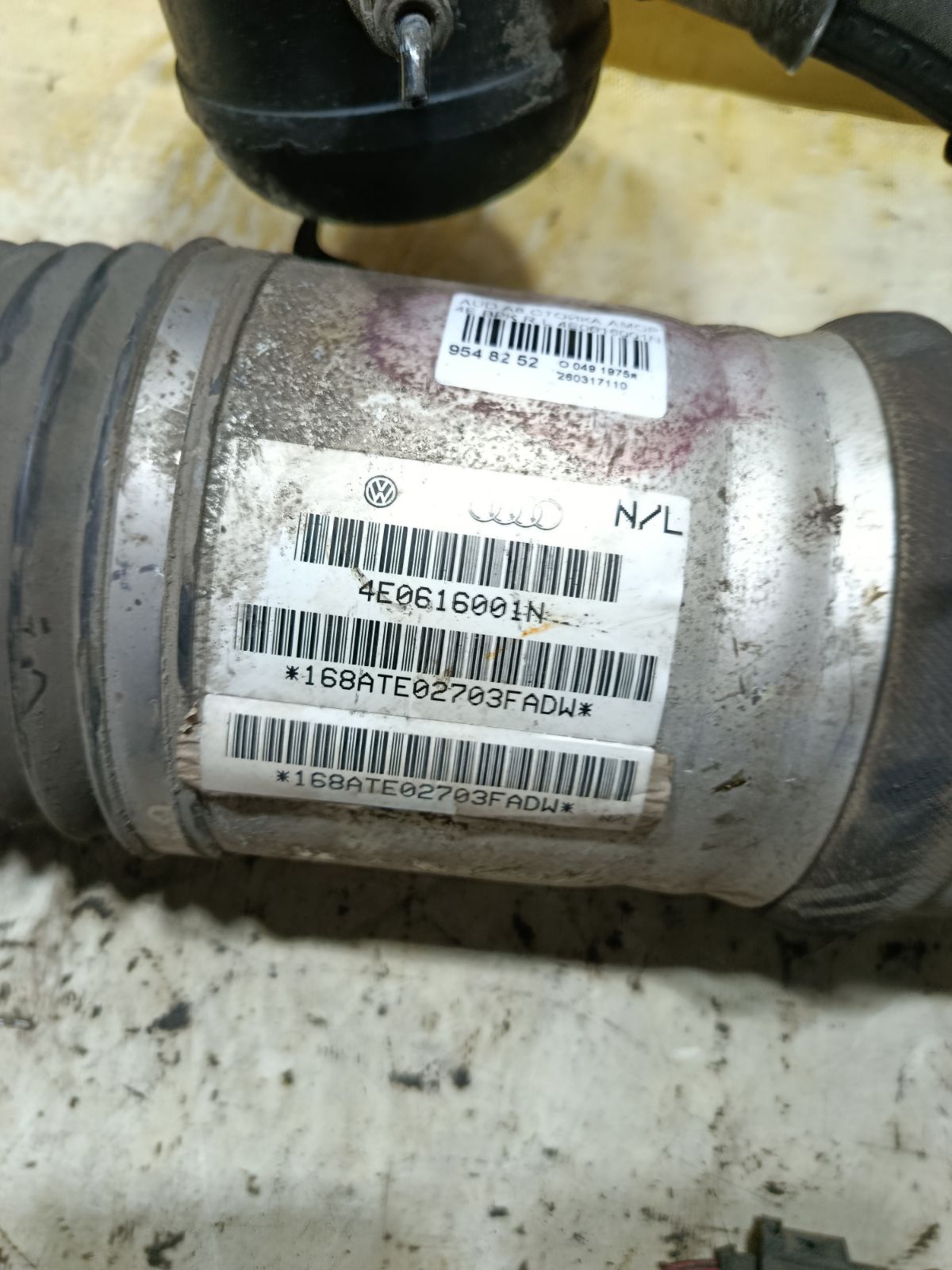 Стойка амортизатора 4E0616001N на Audi A8 4E BPK Фото 3