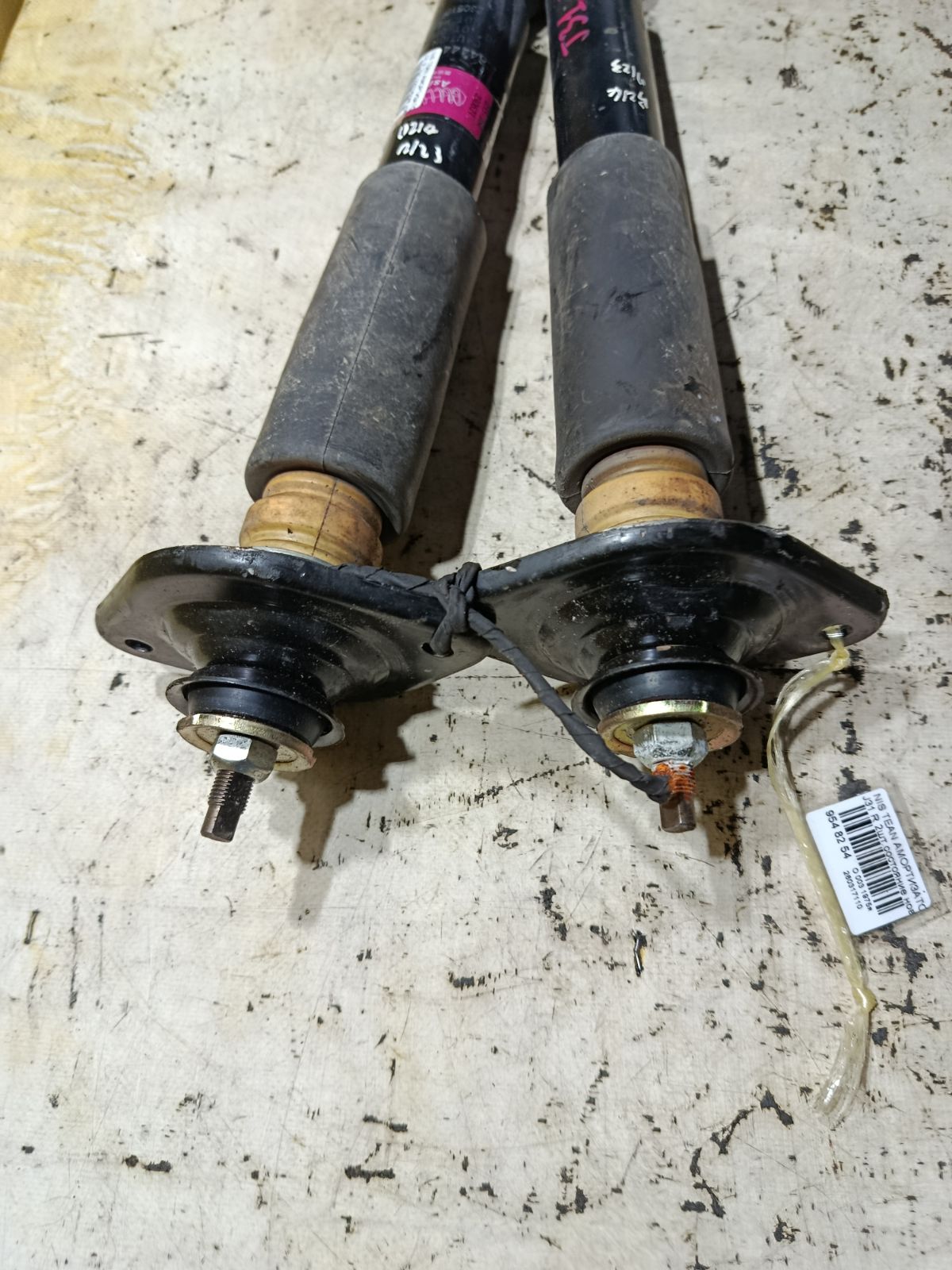 Амортизатор 344444, 562002YA06, 562002YA16, 562009W000, 562009W201, 562009W211, 562102YA06, 562102YA16, 562109W000, 562109W201, 562109W211, 562109W225, 562109W226, SST0144 на Nissan Teana J31 Фото 3