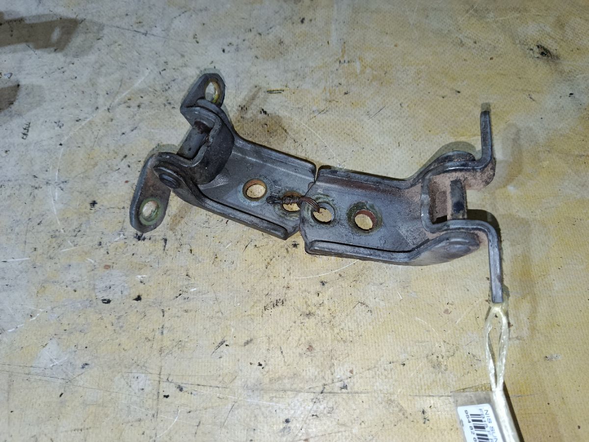 Петля двери шарнирная на Nissan Sunny FB15 Фото 2