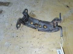 Петля двери шарнирная на Nissan Sunny FB15 Фото 2