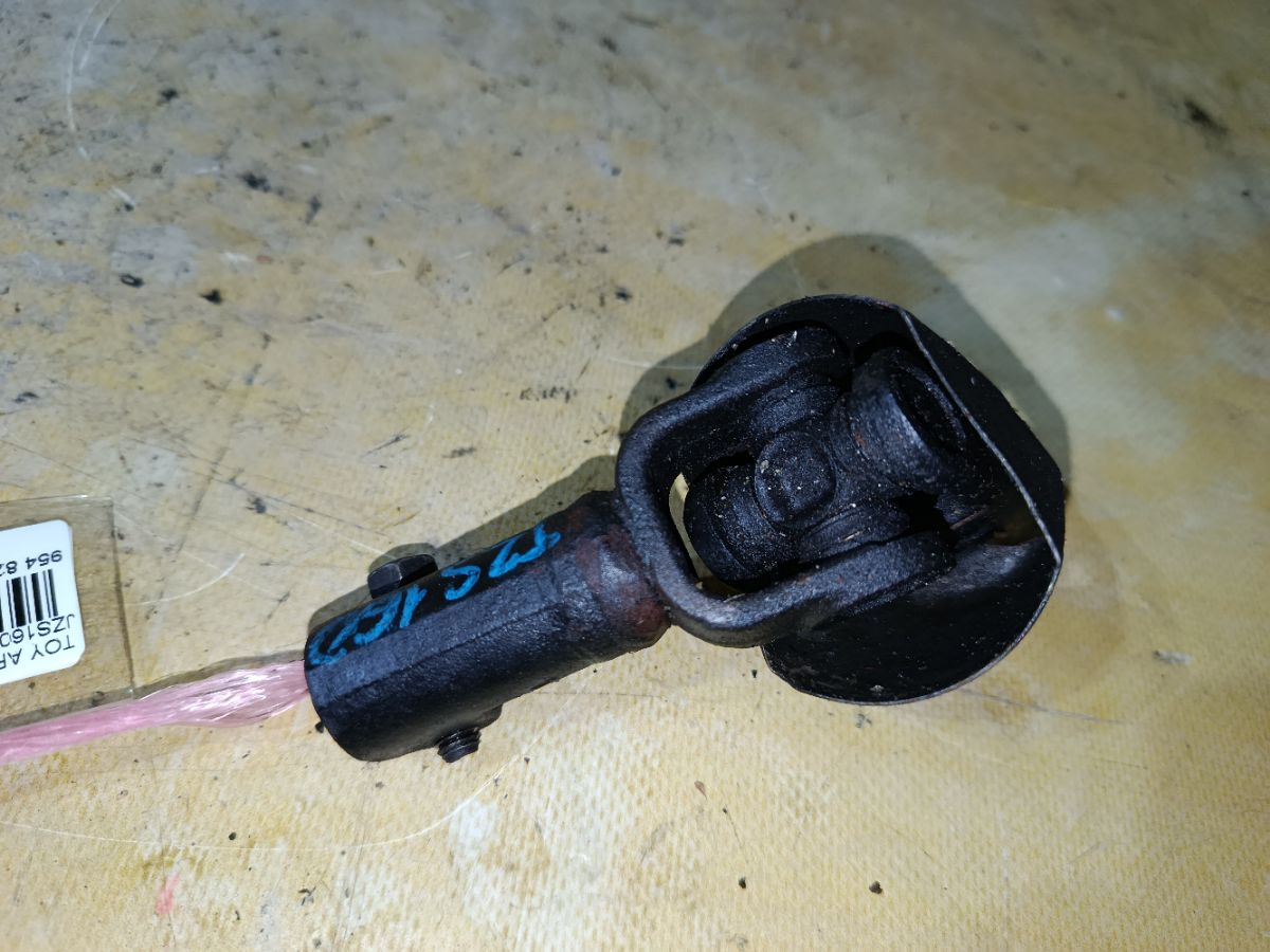 Рулевой карданчик на Toyota Aristo JZS160 Фото 2
