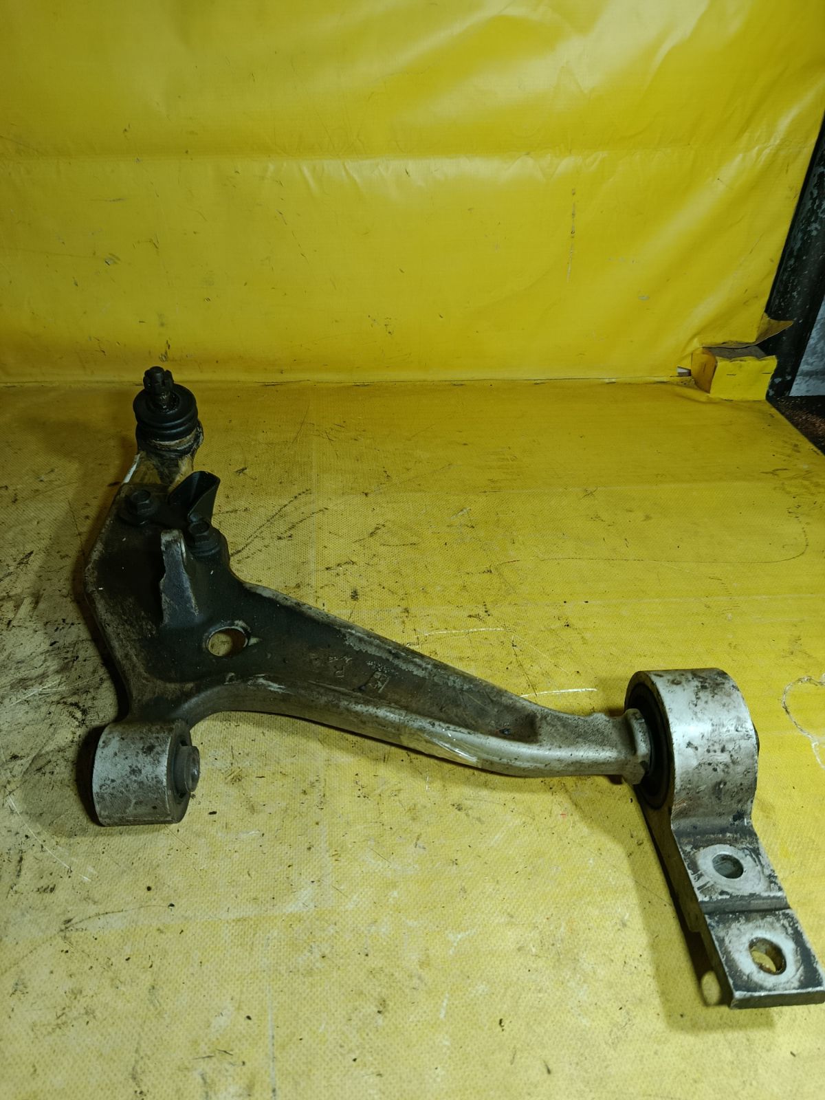 Рычаг 54500 8H310, SH-49085, UQ-075-3721, UQ-075FR-NT30 на Nissan X-Trail NT30 QR20DE Фото 3