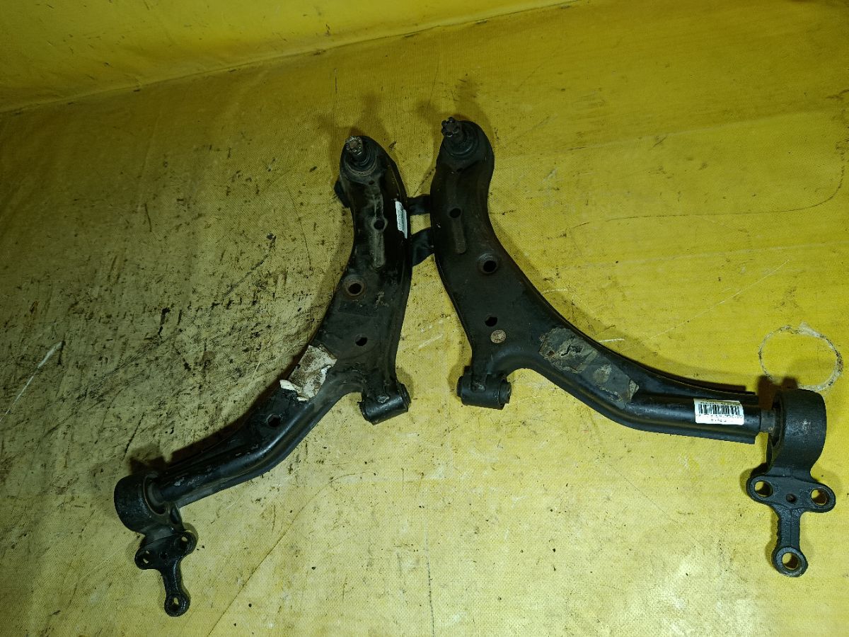 Рычаг на Nissan Bluebird Sylphy QG10 QG18DE Фото 1