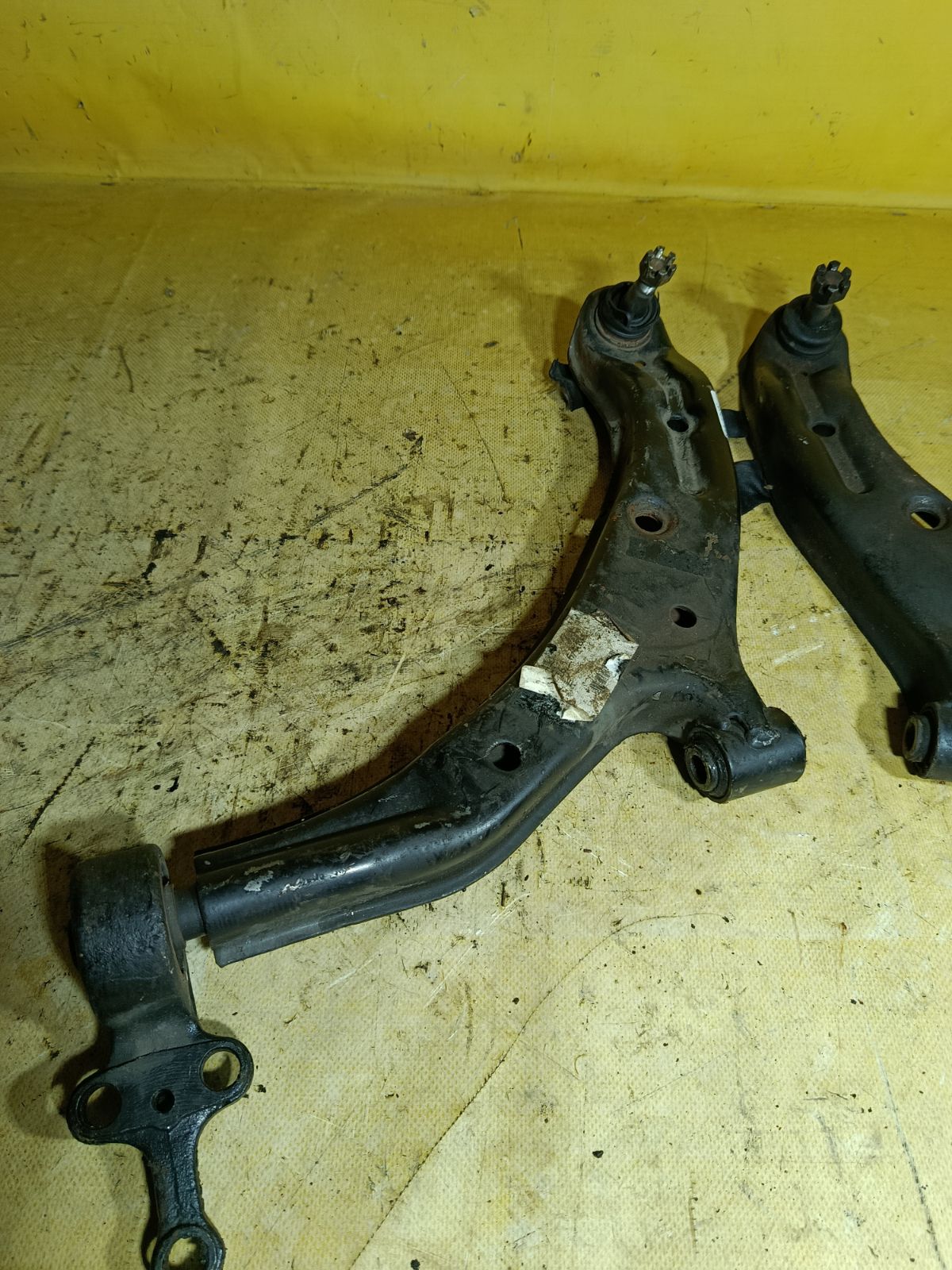 Рычаг на Nissan Bluebird Sylphy QG10 QG18DE Фото 2