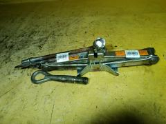 Домкрат на Nissan Teana J32