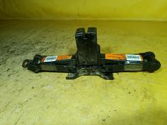 Домкрат на Nissan X-Trail NT30