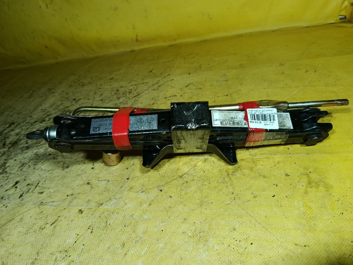 Домкрат на Ford Escape LFAL3P Фото 1