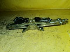 Домкрат на Honda Cr-V RD5