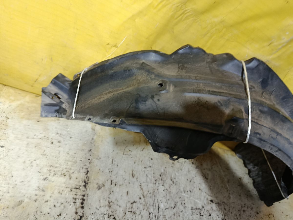 Подкрылок 63842-4M400, 63843-4M400 на Nissan Sunny FB15 QG15DE Фото 3