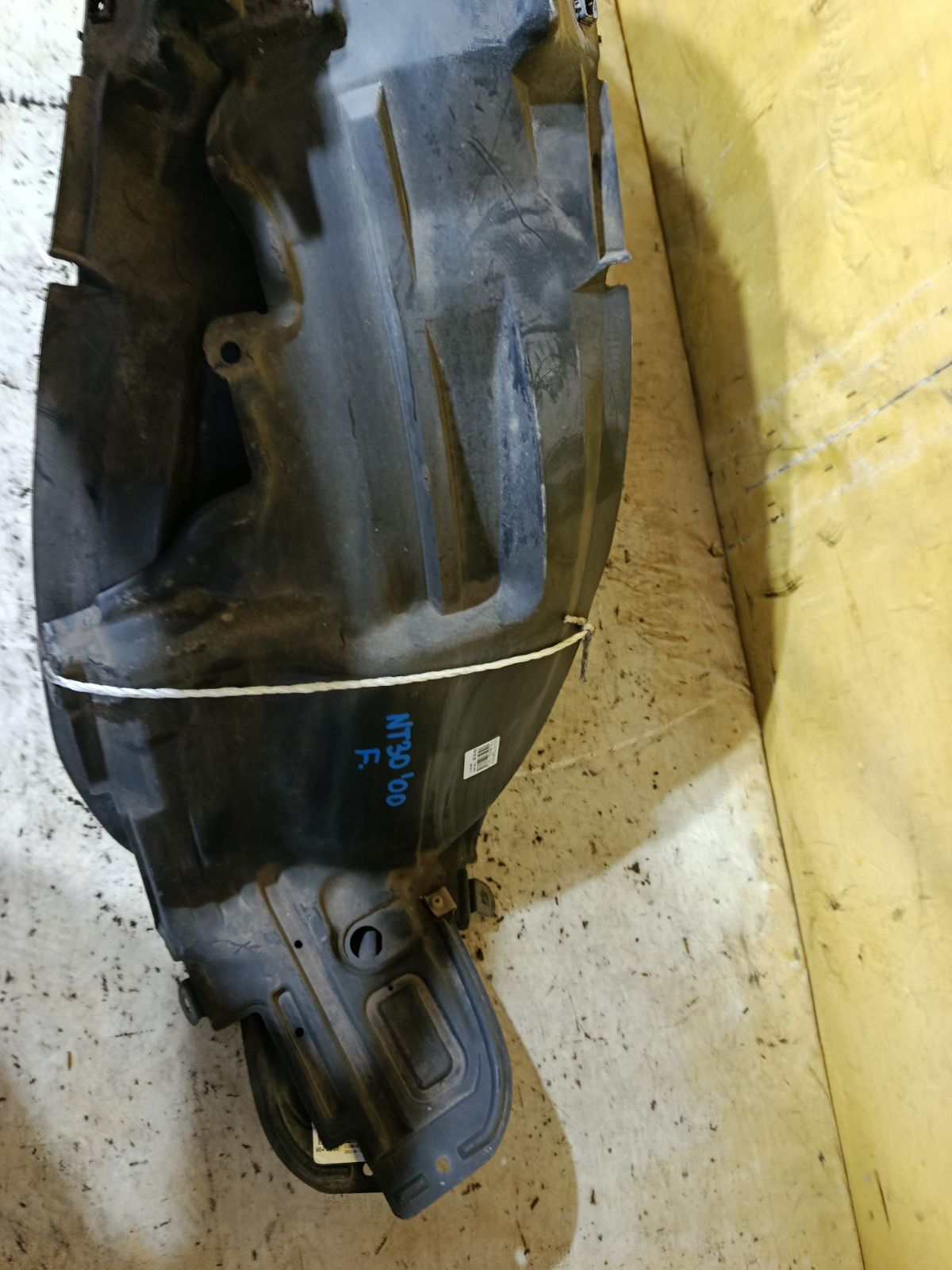 Подкрылок на Nissan X-Trail NT30 QR20DE Фото 2