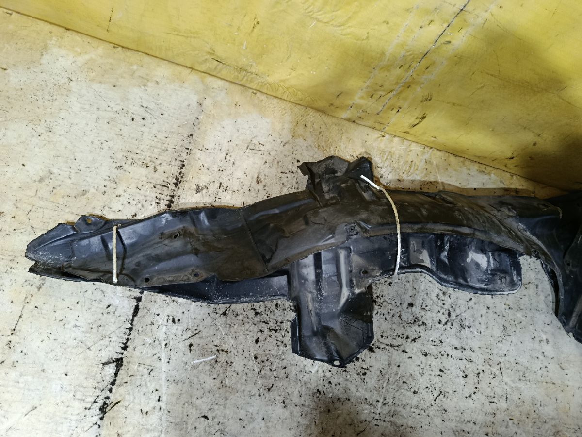 Подкрылок MR119144, MR119143 на Mitsubishi Diamante F34A 6A13 Фото 3