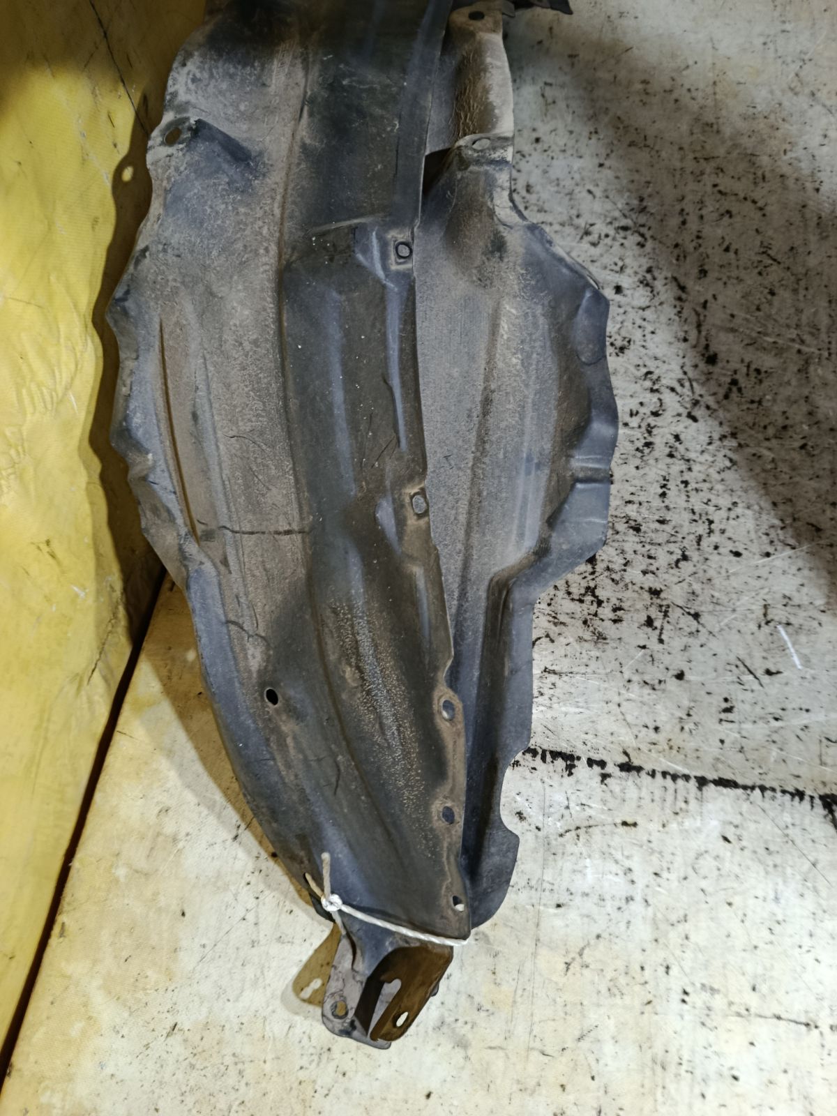 Подкрылок на Nissan Expert VNW11 QG18DE Фото 3