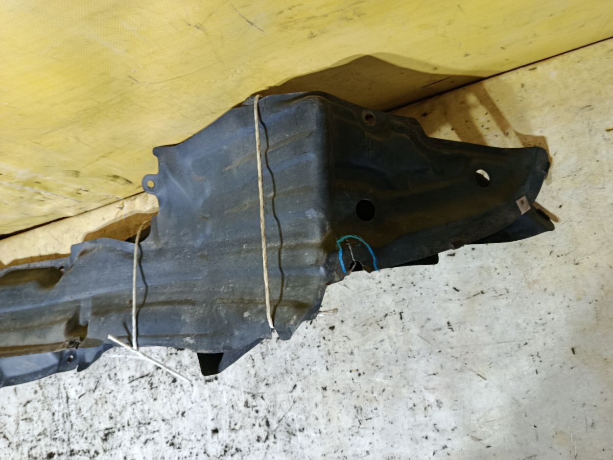 Подкрылок на Nissan Expert VNW11 QG18DE Фото 5