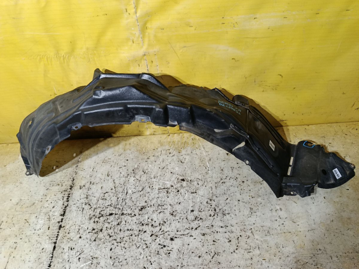 Подкрылок 53875-44060 на Toyota Ipsum ACM21W 2AZ-FE Фото 1