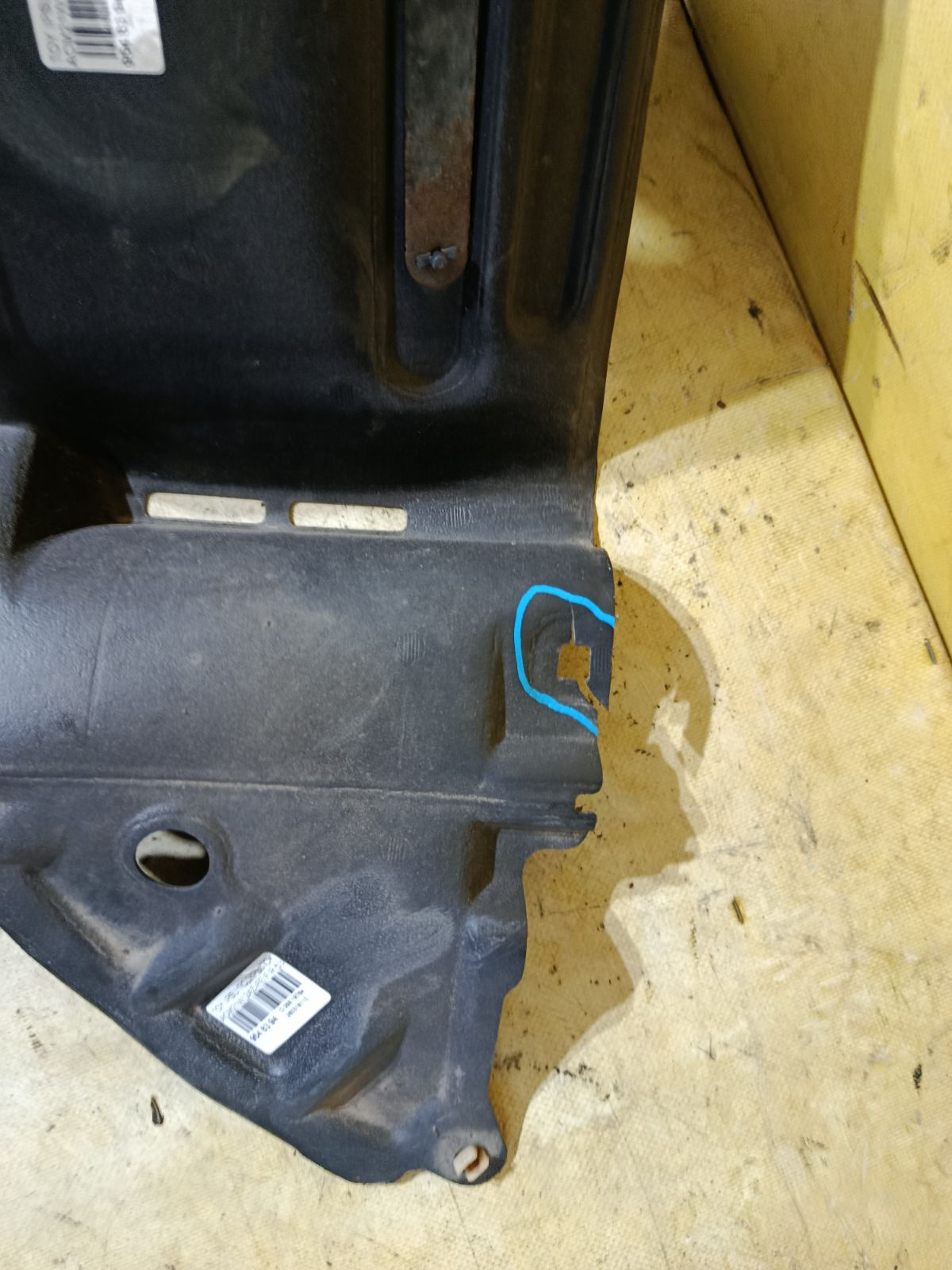 Подкрылок 53875-44060 на Toyota Ipsum ACM21W 2AZ-FE Фото 3