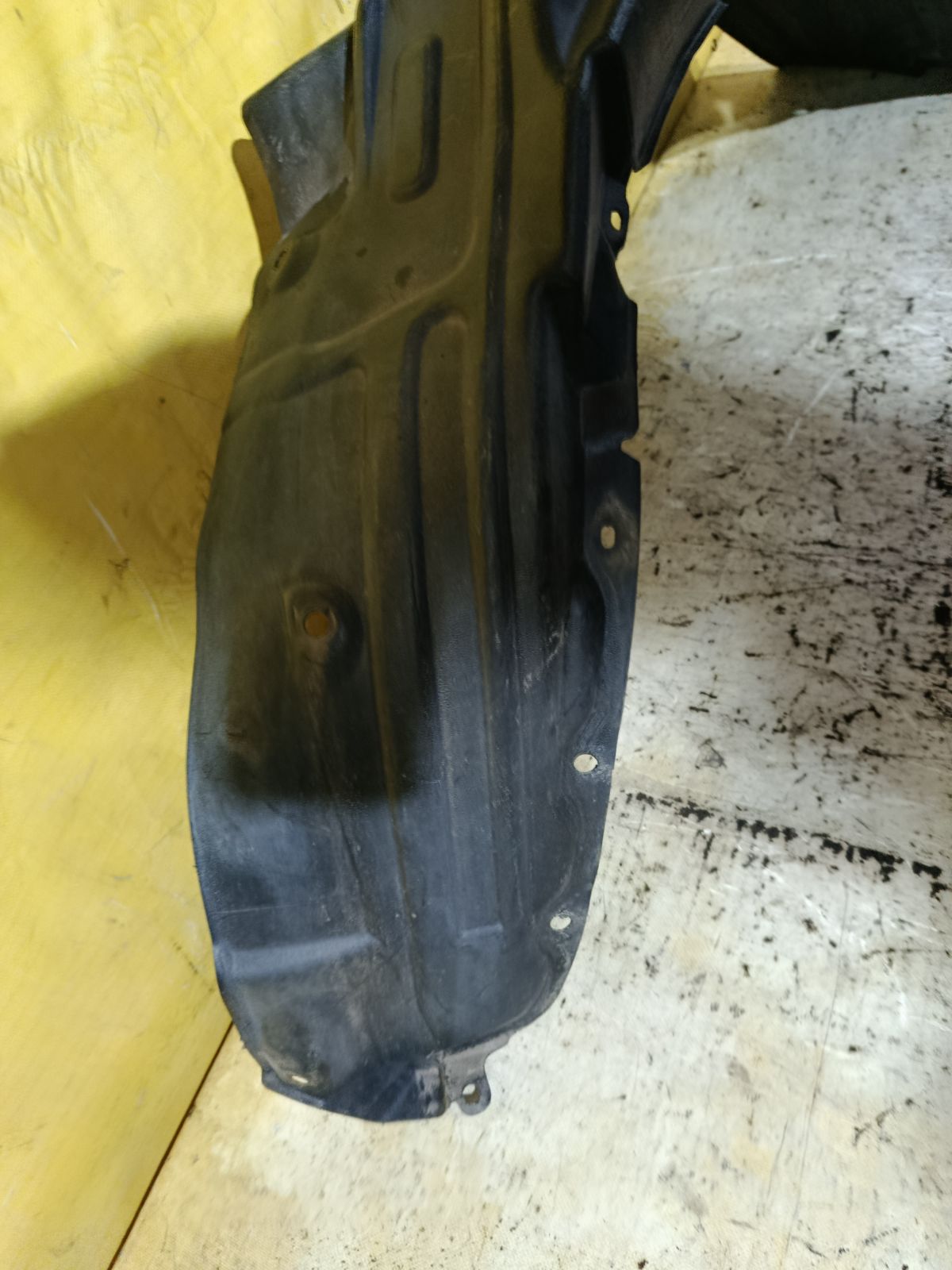 Подкрылок 53875-44060 на Toyota Ipsum ACM21W 2AZ-FE Фото 4