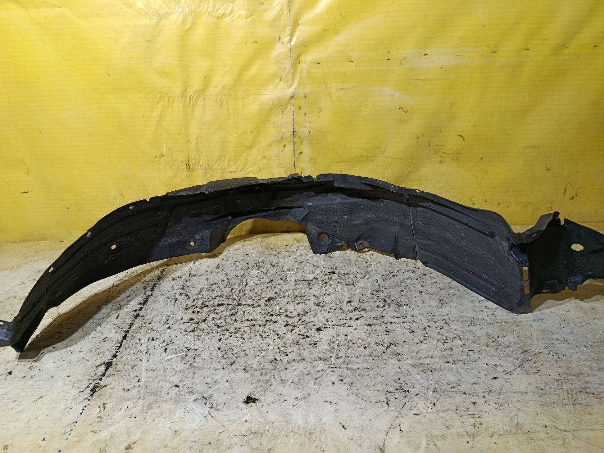 Подкрылок 53875-44060 на Toyota Ipsum ACM21W 2AZ-FE Фото 6
