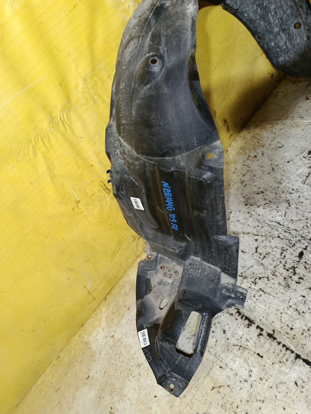 Подкрылок 53875-12440 на Toyota Corolla Fielder NZE144G 1NZ-FE Фото 2