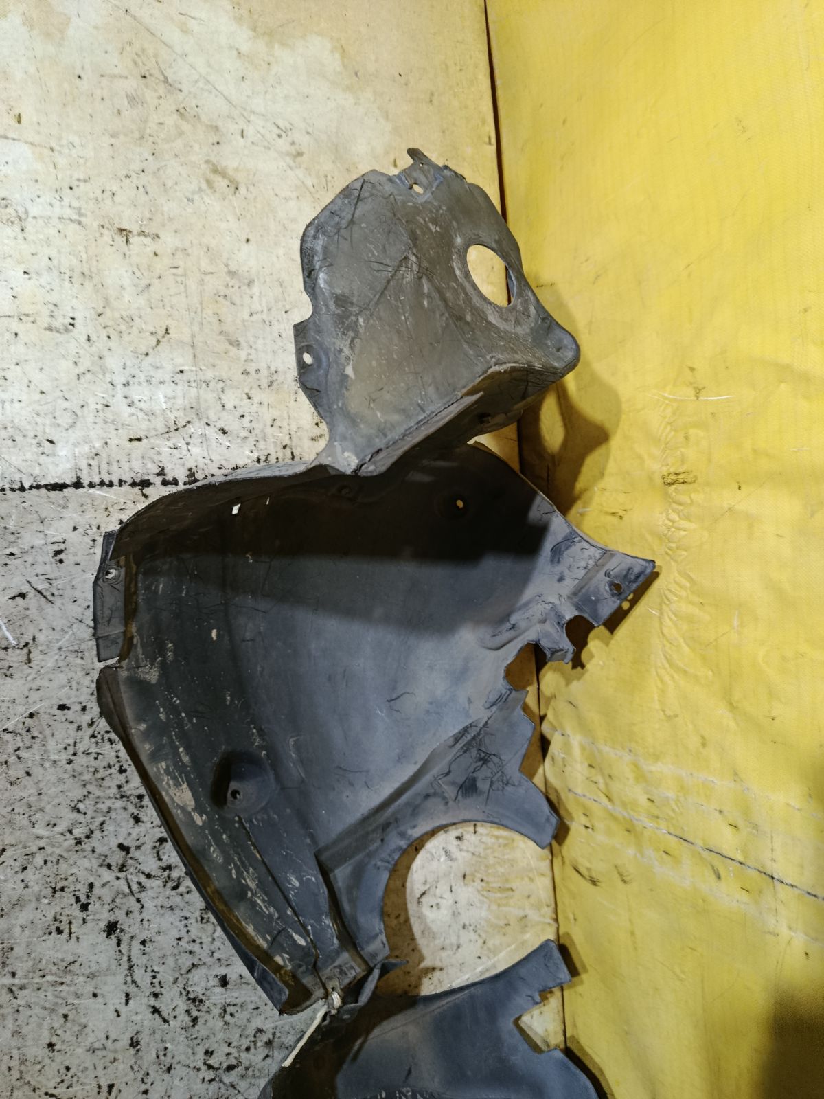 Подкрылок A2038840622, A2038841222 на Mercedes-Benz C-Class W203.045 111.955 Фото 5