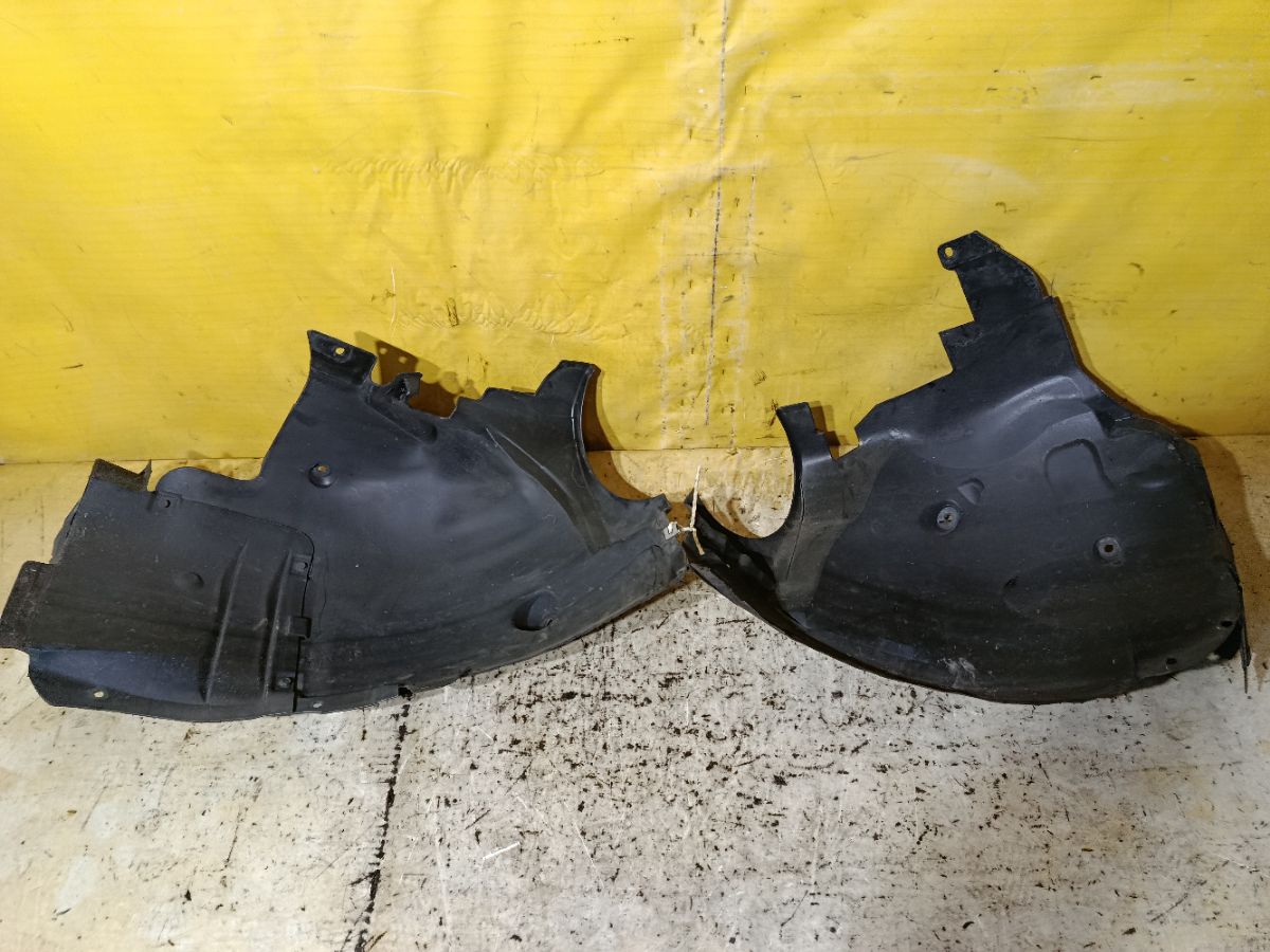 Подкрылок A2038840622, A2038841222 на Mercedes-Benz C-Class Station Wagon S203.246 271.946 Фото 4