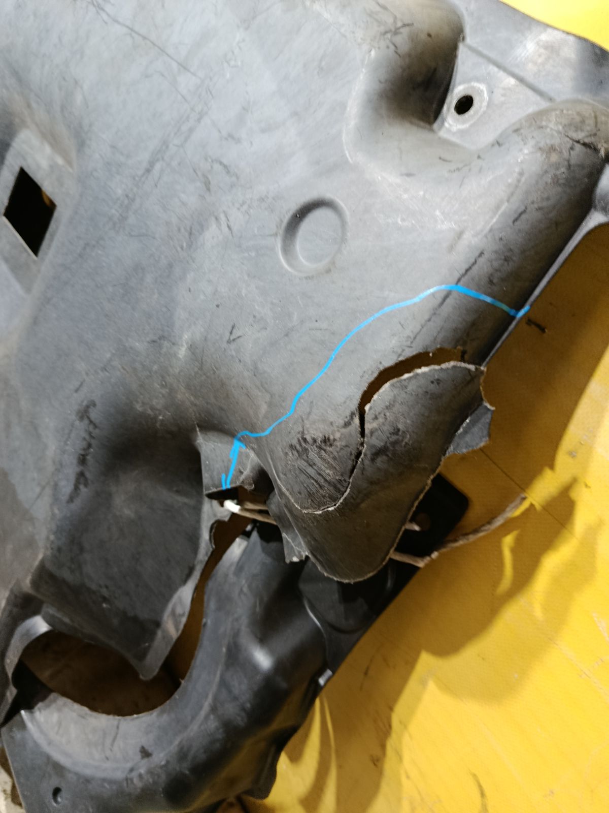 Защита двигателя A2035243230, A2035243630 на Mercedes-Benz C-Class W203.046 271.946 Фото 2