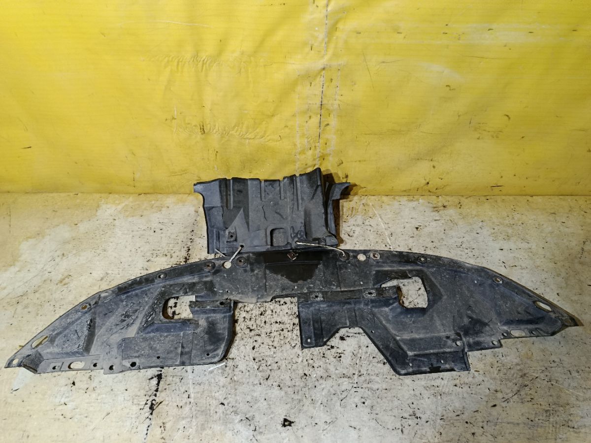 Защита двигателя 5379A032 на Mitsubishi Outlander CW5W 4B12 Фото 1