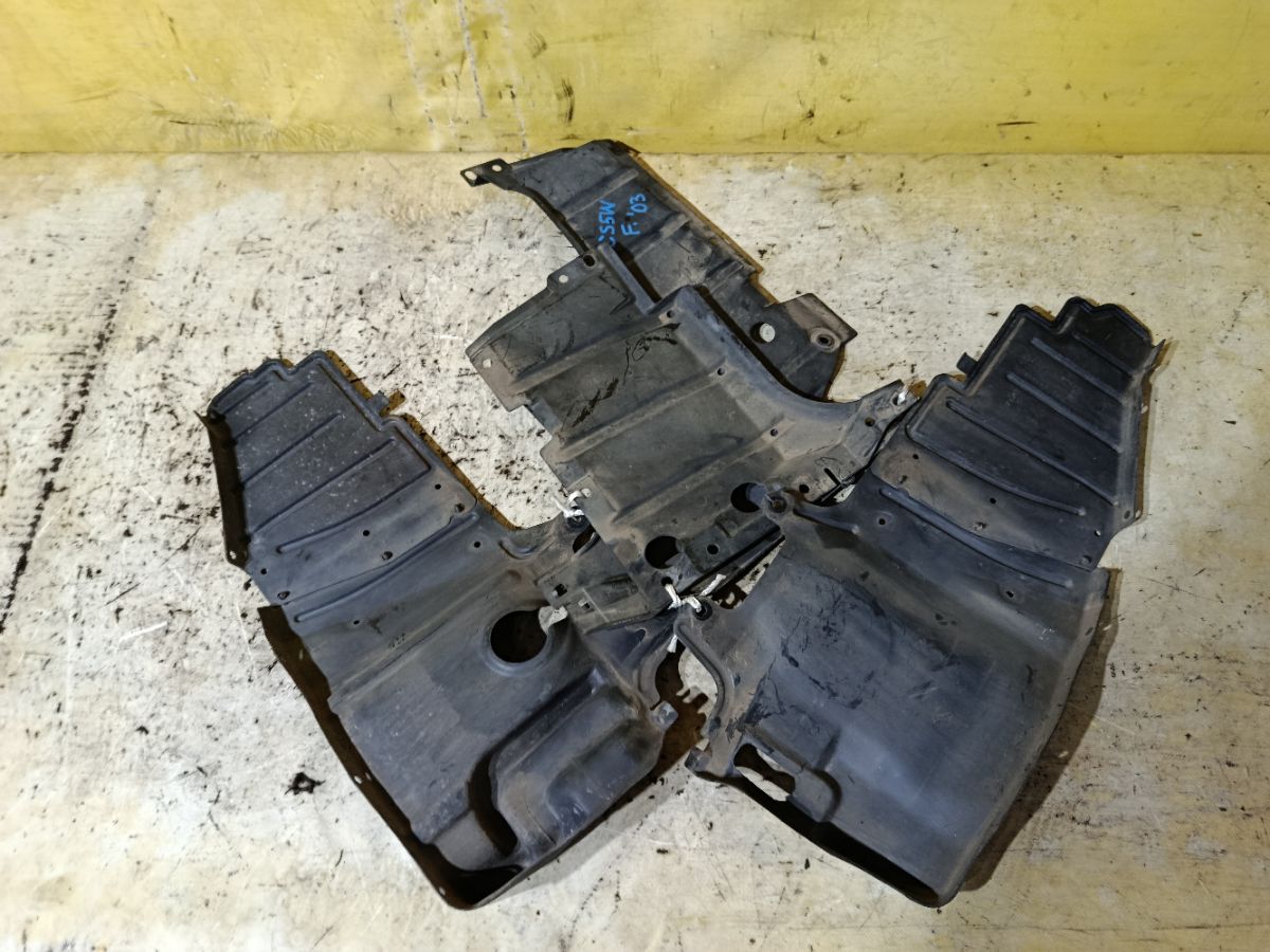 Защита двигателя на Mitsubishi Lancer Cedia Wagon CS5W 4G93 Фото 1