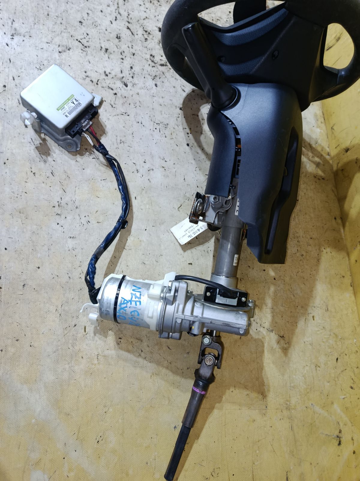 Рулевая колонка на Toyota Corolla Axio NZE164 Фото 5