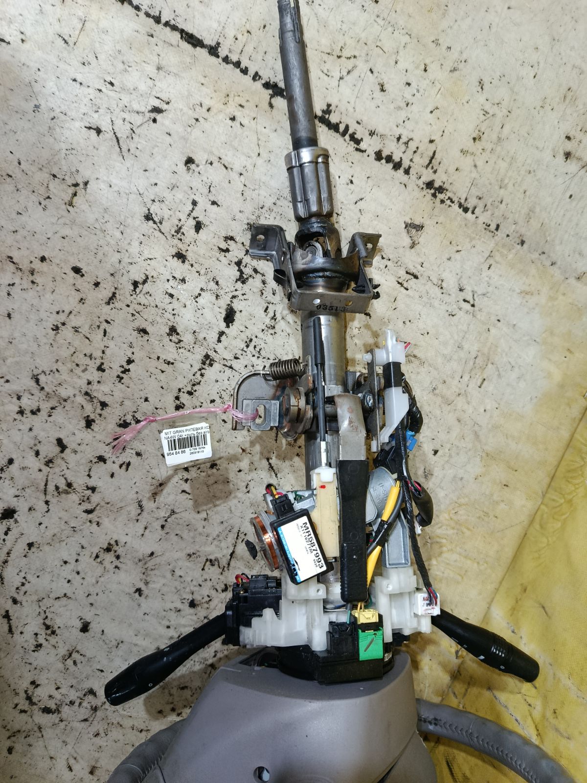 Рулевая колонка на Mitsubishi Grandis NA4W Фото 5