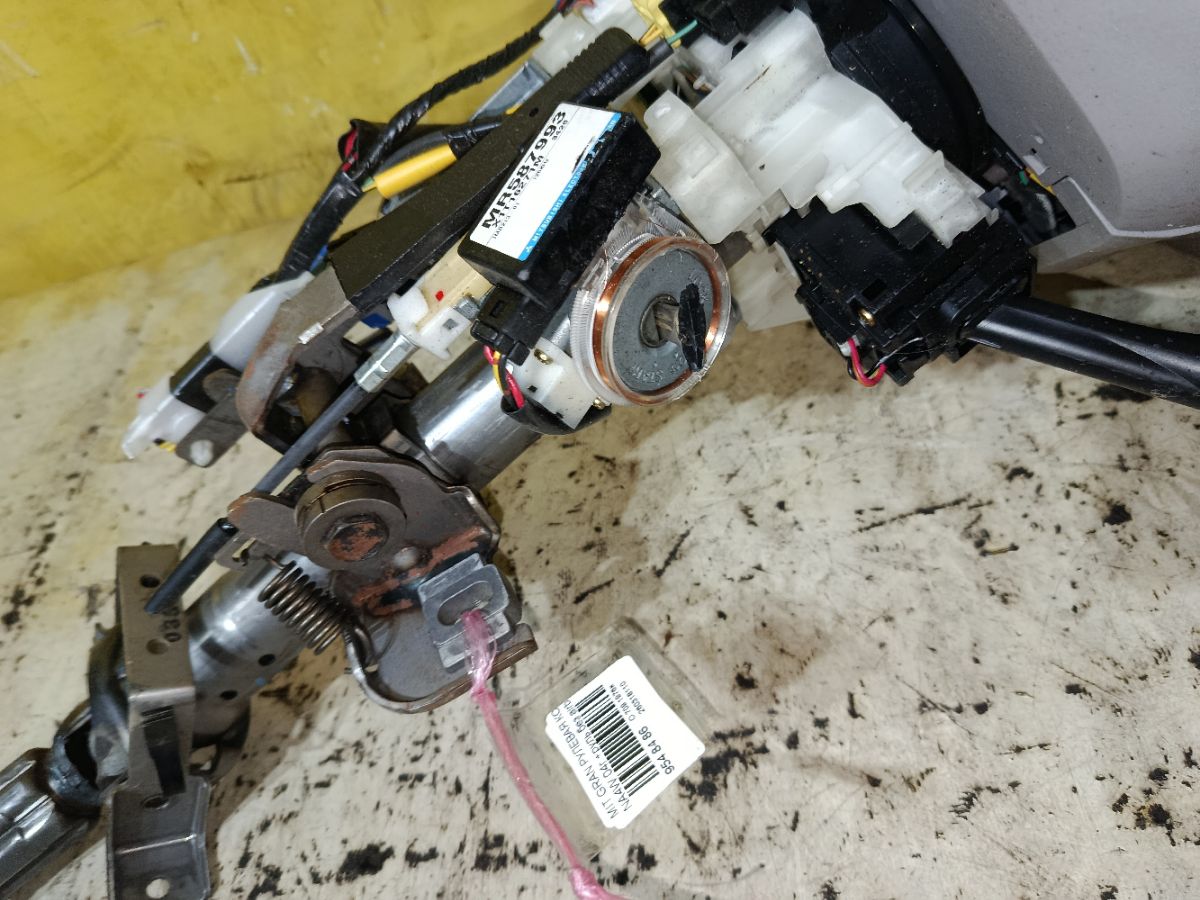 Рулевая колонка на Mitsubishi Grandis NA4W Фото 6