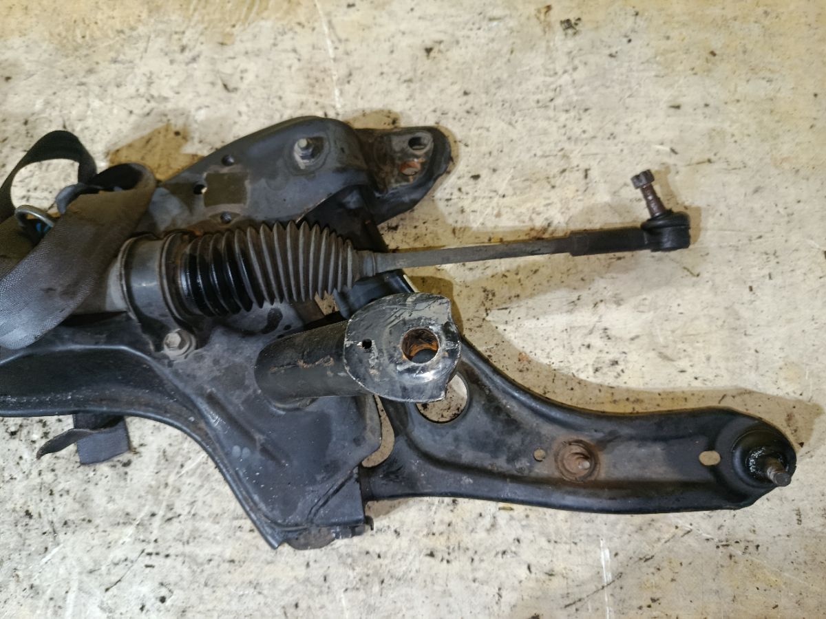 Рулевая рейка на Toyota Vitz NCP13 1NZ-FE Фото 3